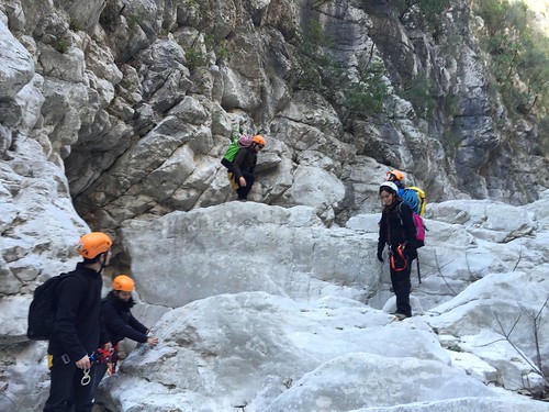 https://mdw-travel-data-us-east-1.s3.amazonaws.com/img/country/Spain/Barranco-del-Infierno/img_04.jpg