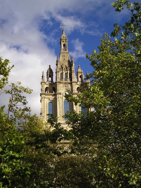 https://mdw-travel-data-us-east-1.s3.amazonaws.com/img/country/Spain/Basilica-de-Begona/img_01.jpg