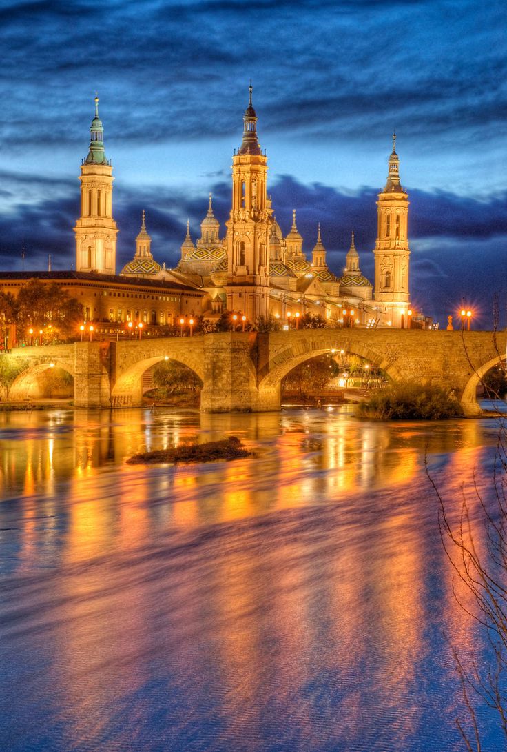 https://mdw-travel-data-us-east-1.s3.amazonaws.com/img/country/Spain/Basilica-de-Nuestra-Senora-del-Pilar/img_00.jpg