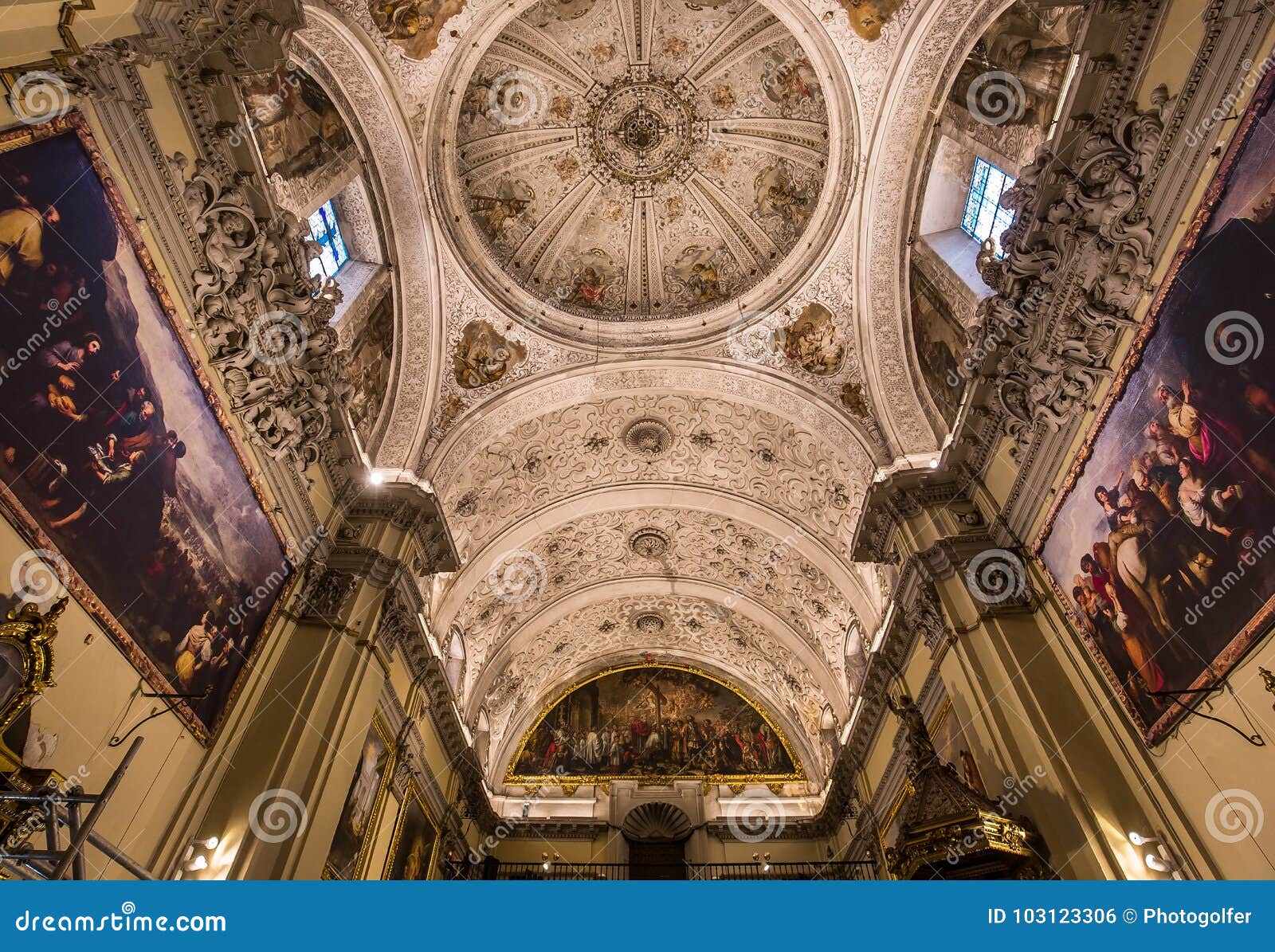 https://mdw-travel-data-us-east-1.s3.amazonaws.com/img/country/Spain/Basilica-de-la-Caridad/img_02.jpg