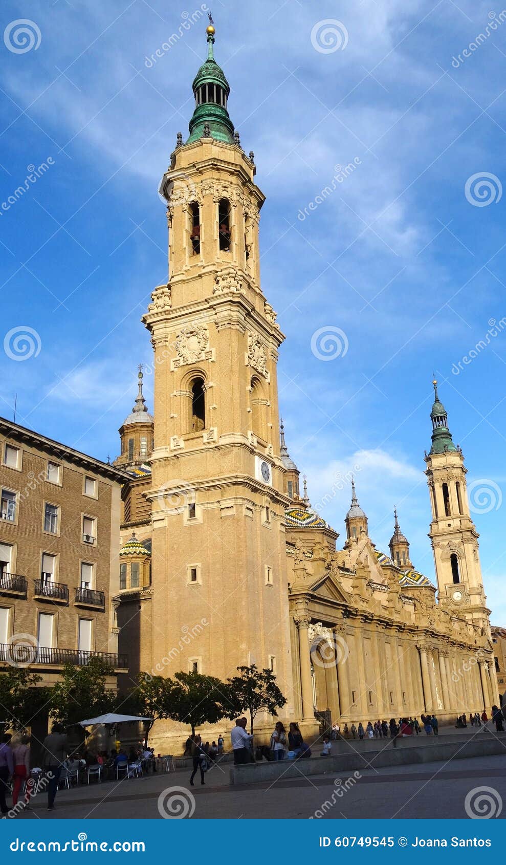 https://mdw-travel-data-us-east-1.s3.amazonaws.com/img/country/Spain/Basilica-of-Our-Lady-of-the-Pillar/img_01.jpg