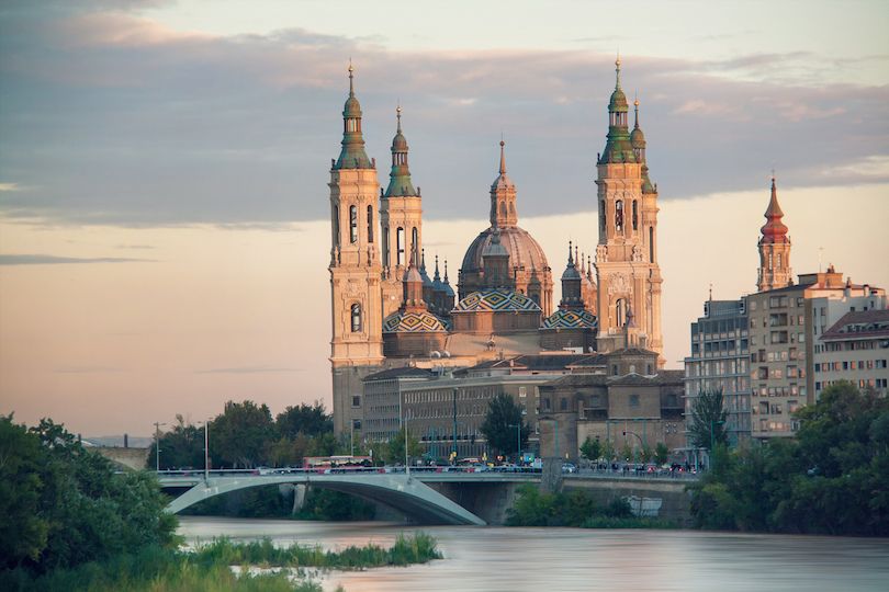 https://mdw-travel-data-us-east-1.s3.amazonaws.com/img/country/Spain/Basilica-of-Our-Lady-of-the-Pillar/img_05.jpg