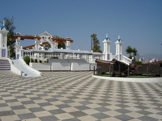 https://mdw-travel-data-us-east-1.s3.amazonaws.com/img/country/Spain/Benidorm-Old-Town/img_01.jpg