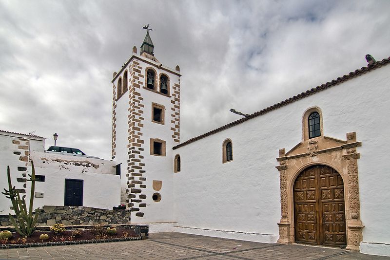 https://mdw-travel-data-us-east-1.s3.amazonaws.com/img/country/Spain/Betancuria-Church/img_05.jpg