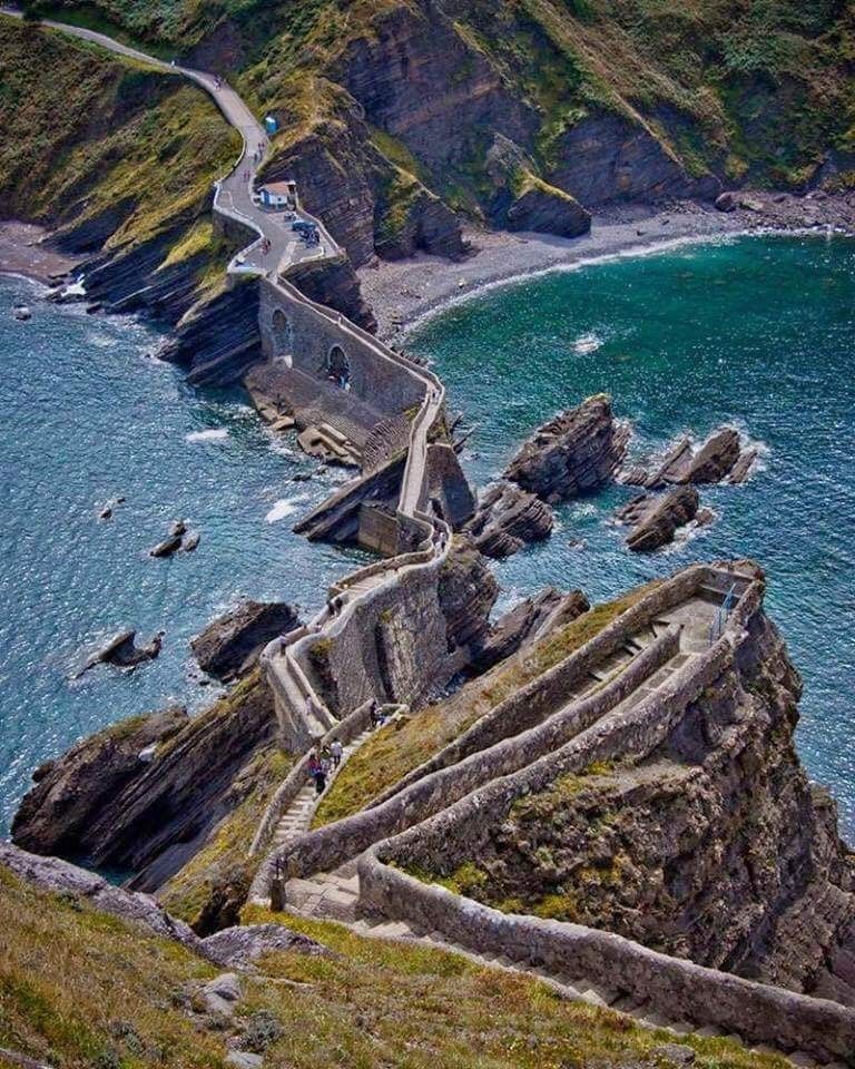 https://mdw-travel-data-us-east-1.s3.amazonaws.com/img/country/Spain/Biscay-Bridge/img_02.jpg