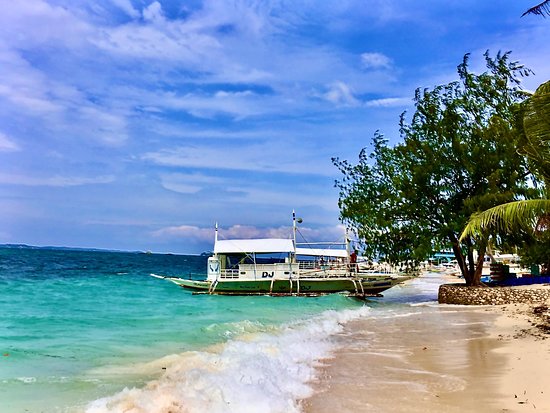 https://mdw-travel-data-us-east-1.s3.amazonaws.com/img/country/Spain/Bounty-Beach/img_01.jpg