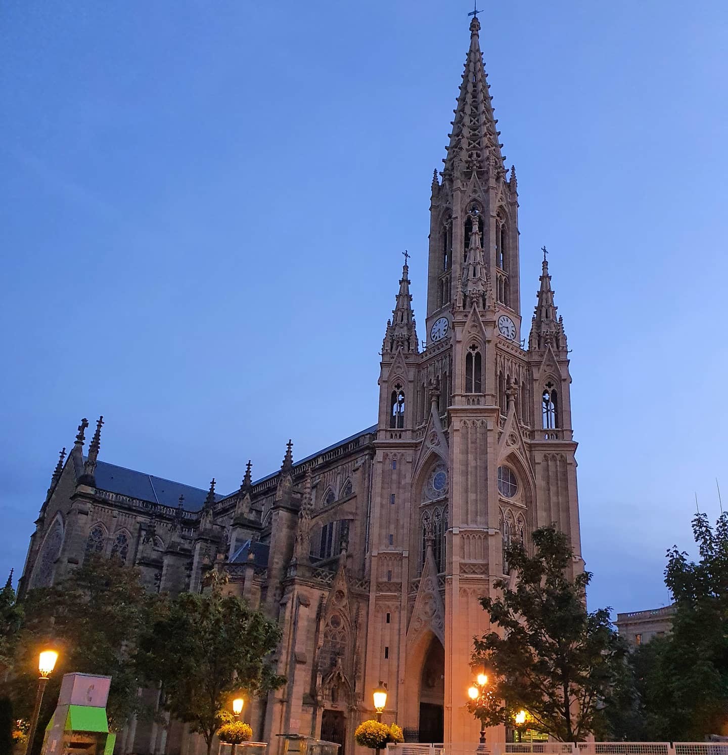 https://mdw-travel-data-us-east-1.s3.amazonaws.com/img/country/Spain/Buen-Pastor-Cathedral/img_01.jpg
