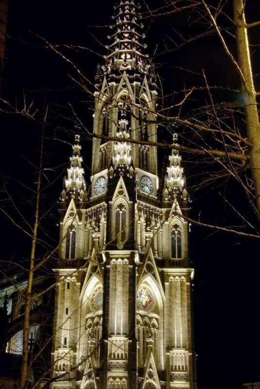 https://mdw-travel-data-us-east-1.s3.amazonaws.com/img/country/Spain/Buen-Pastor-Cathedral/img_03.jpg