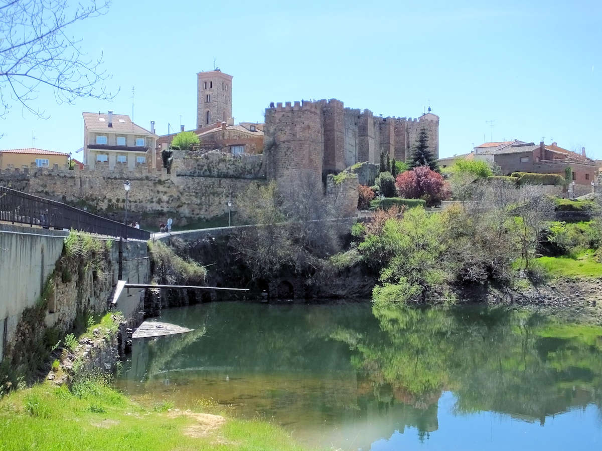 https://mdw-travel-data-us-east-1.s3.amazonaws.com/img/country/Spain/Buitrago-del-Lozoya/img_02.jpg