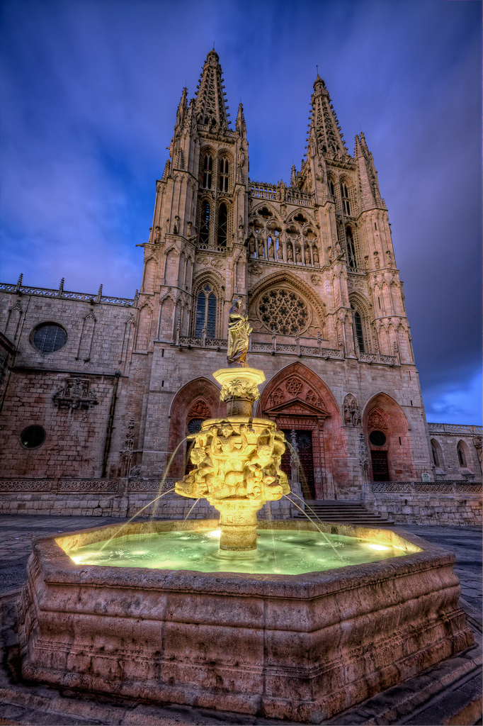 https://mdw-travel-data-us-east-1.s3.amazonaws.com/img/country/Spain/Burgos-Cathedral/img_01.jpg