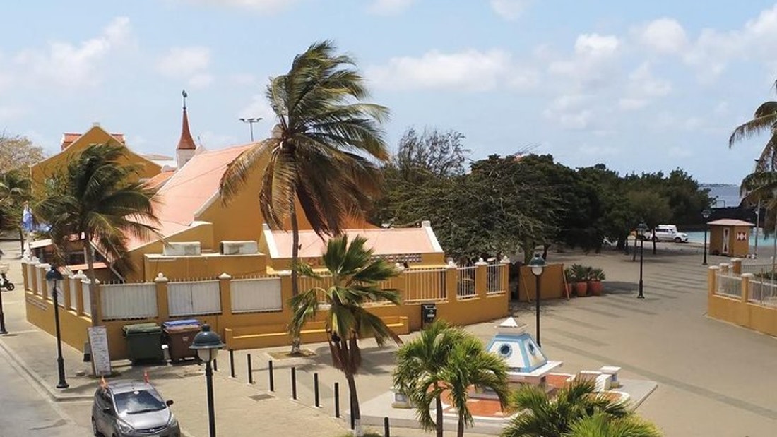 https://mdw-travel-data-us-east-1.s3.amazonaws.com/img/country/Spain/CC-Bonaire/img_03.jpg