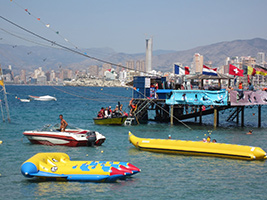 https://mdw-travel-data-us-east-1.s3.amazonaws.com/img/country/Spain/Cable-Ski-Benidorm/img_02.jpg