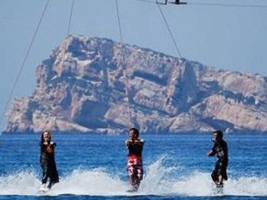 https://mdw-travel-data-us-east-1.s3.amazonaws.com/img/country/Spain/Cable-Ski-Benidorm/img_04.jpg