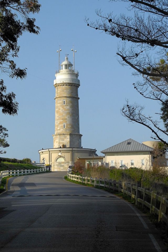 https://mdw-travel-data-us-east-1.s3.amazonaws.com/img/country/Spain/Cabo-Mayor-Lighthouse/img_01.jpg