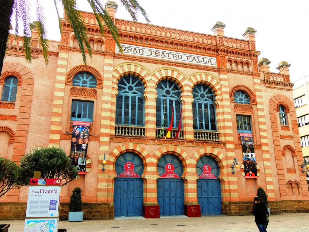 https://mdw-travel-data-us-east-1.s3.amazonaws.com/img/country/Spain/Cadiz-Gran-Teatro-Falla/img_01.jpg
