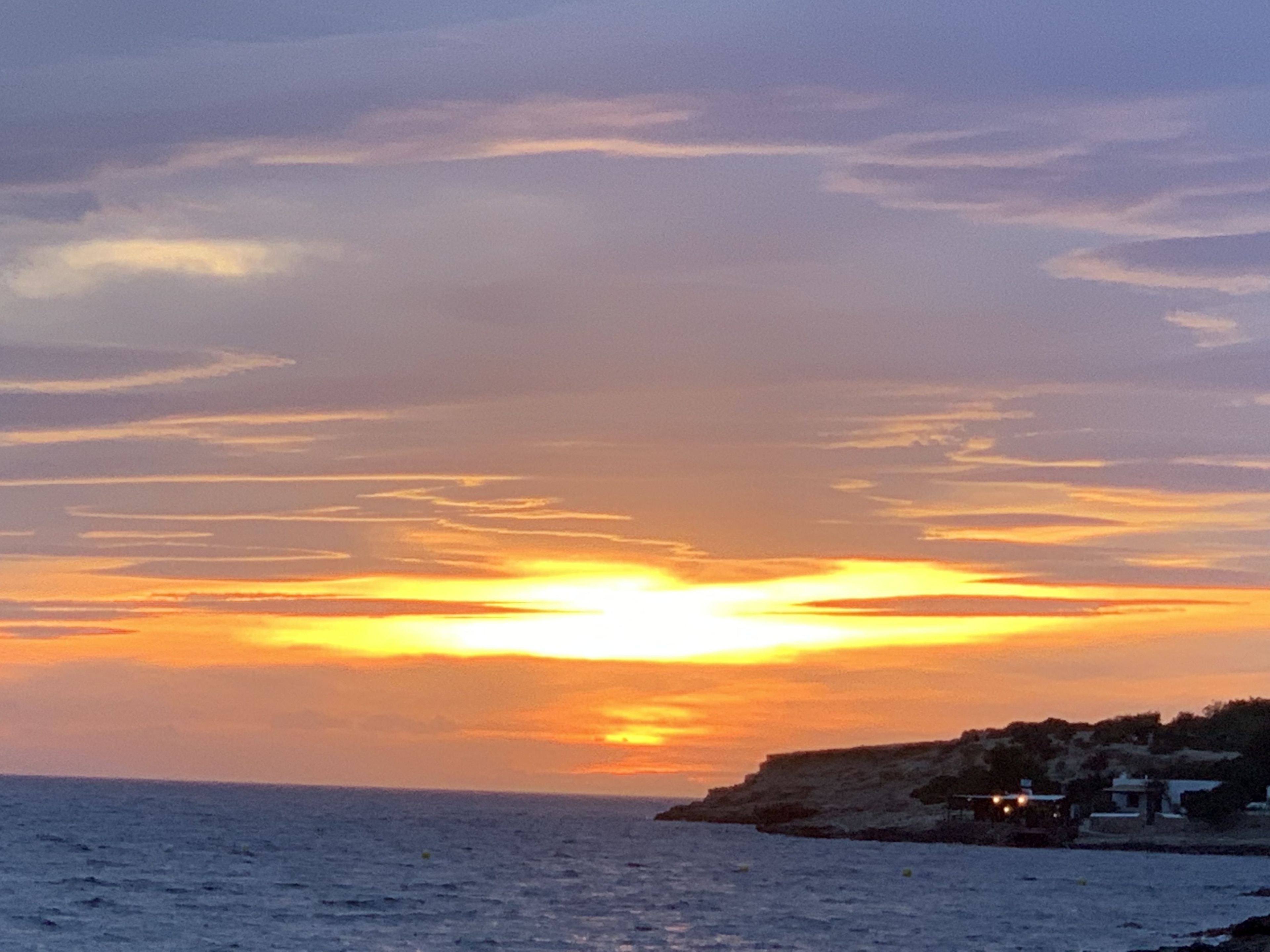 https://mdw-travel-data-us-east-1.s3.amazonaws.com/img/country/Spain/Cala-Gracioneta/img_03.jpg