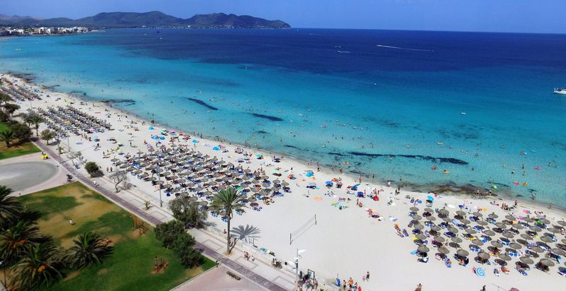 https://mdw-travel-data-us-east-1.s3.amazonaws.com/img/country/Spain/Cala-Millor-Beach/img_00.jpg