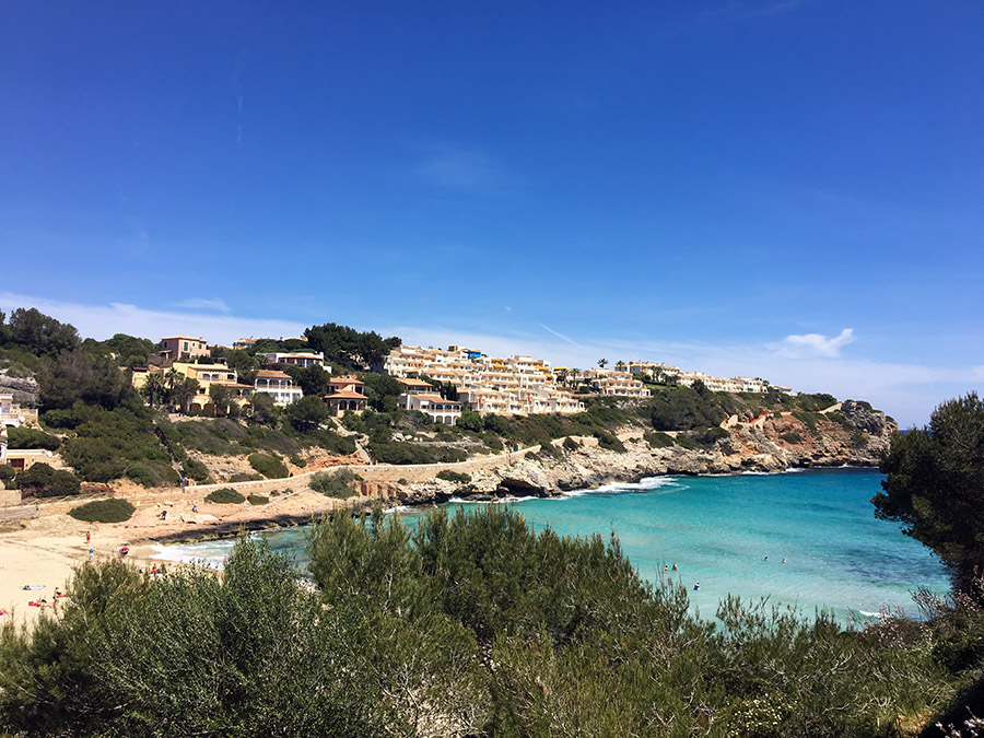 https://mdw-travel-data-us-east-1.s3.amazonaws.com/img/country/Spain/Cala-Romantica/img_01.jpg
