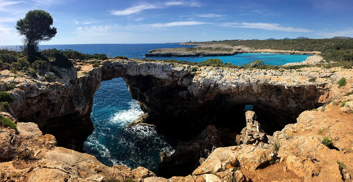 https://mdw-travel-data-us-east-1.s3.amazonaws.com/img/country/Spain/Cala-Romantica/img_03.jpg