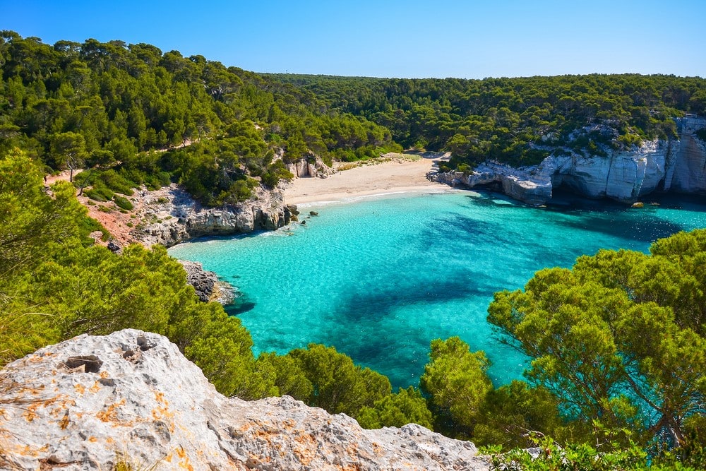 https://mdw-travel-data-us-east-1.s3.amazonaws.com/img/country/Spain/Cala-Salada/img_03.jpg