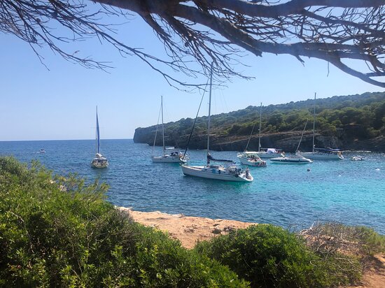 https://mdw-travel-data-us-east-1.s3.amazonaws.com/img/country/Spain/Cala-en-Turqueta/img_03.jpg