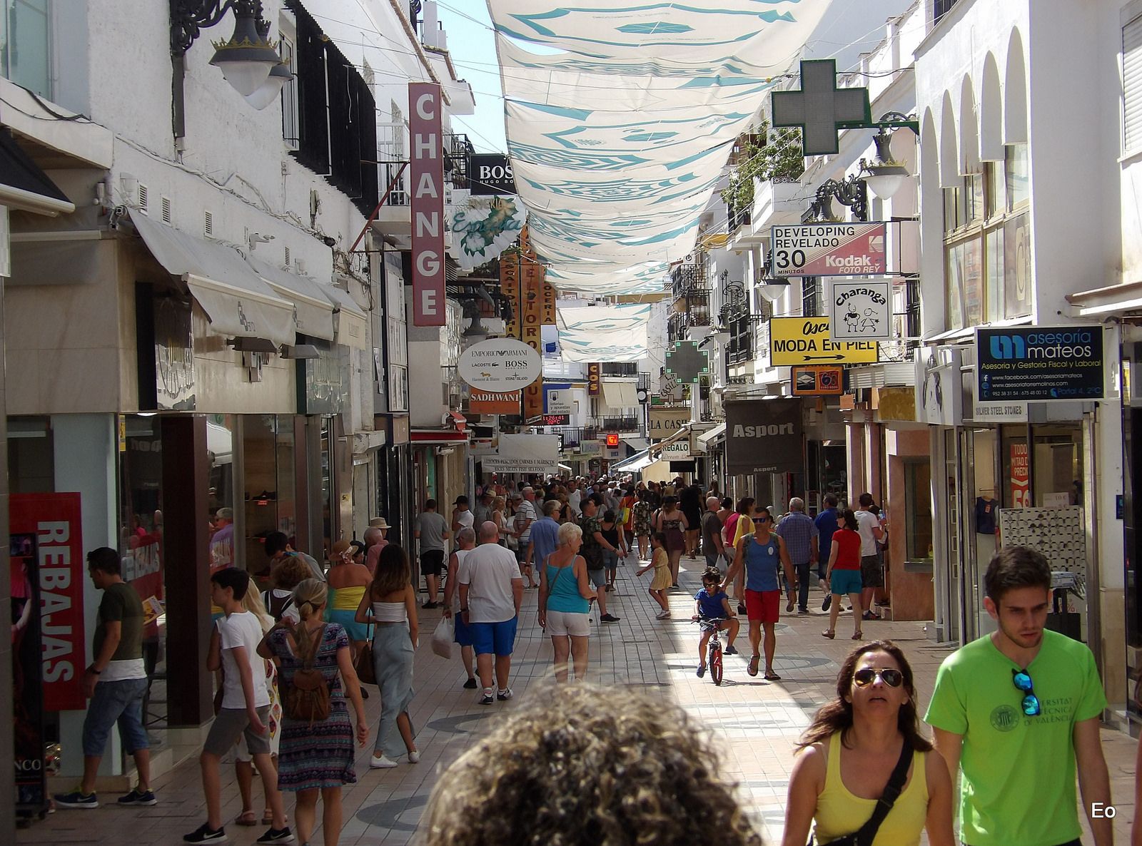 https://mdw-travel-data-us-east-1.s3.amazonaws.com/img/country/Spain/Calle-San-Miguel/img_01.jpg