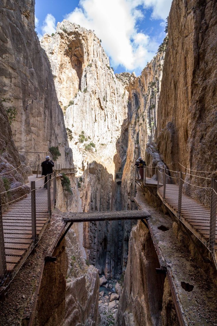 https://mdw-travel-data-us-east-1.s3.amazonaws.com/img/country/Spain/Caminito-del-Rey/img_02.jpg