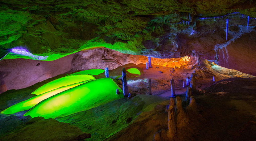 https://mdw-travel-data-us-east-1.s3.amazonaws.com/img/country/Spain/Can-Marca-Caves/img_01.jpg