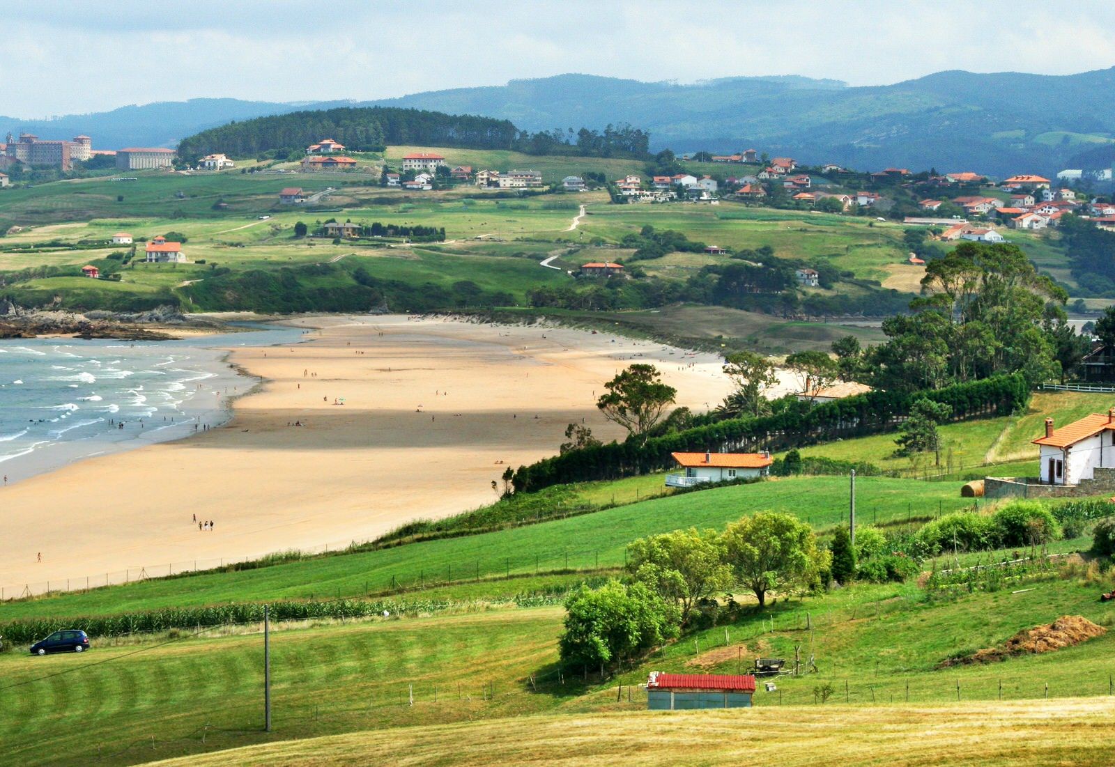 https://mdw-travel-data-us-east-1.s3.amazonaws.com/img/country/Spain/Cantabria-Cave/img_03.jpg