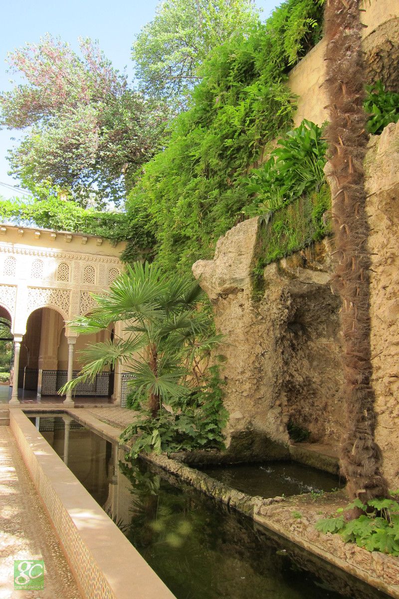 https://mdw-travel-data-us-east-1.s3.amazonaws.com/img/country/Spain/Carmen-de-los-Martires/img_00.jpg