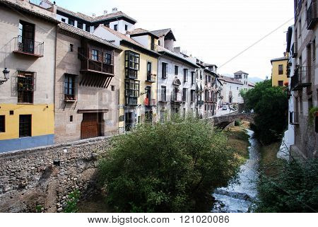 https://mdw-travel-data-us-east-1.s3.amazonaws.com/img/country/Spain/Carrera-del-Darro/img_03.jpg