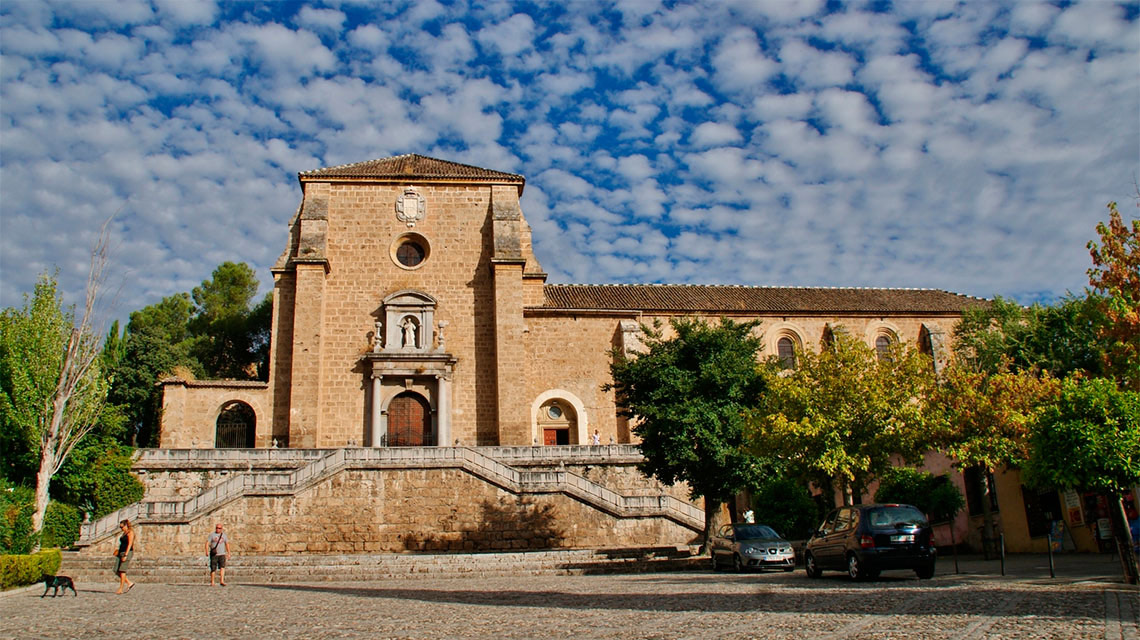 https://mdw-travel-data-us-east-1.s3.amazonaws.com/img/country/Spain/Cartuja-Monastery/img_03.jpg