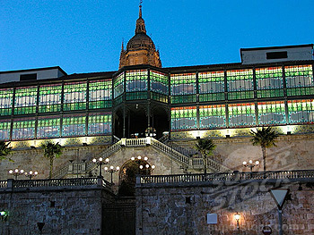 https://mdw-travel-data-us-east-1.s3.amazonaws.com/img/country/Spain/Casa-Lis/img_04.jpg