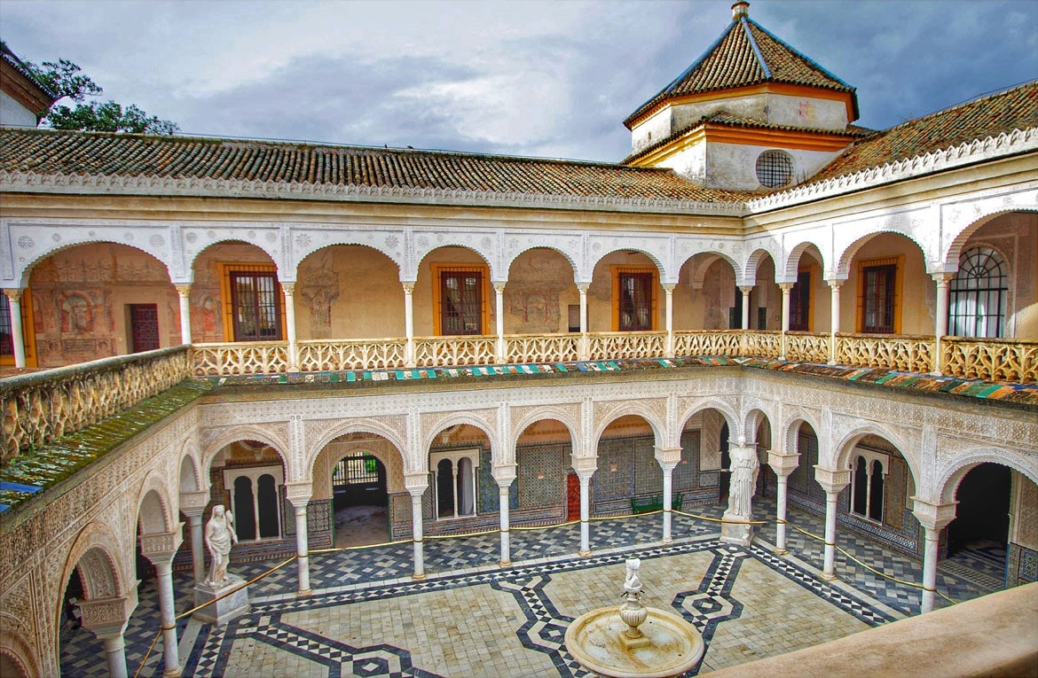 https://mdw-travel-data-us-east-1.s3.amazonaws.com/img/country/Spain/Casa-de-Pilatos/img_02.jpg