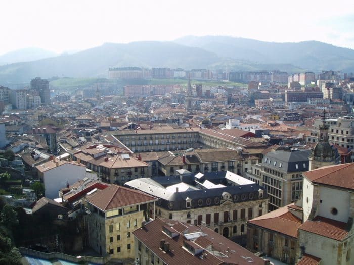 https://mdw-travel-data-us-east-1.s3.amazonaws.com/img/country/Spain/Casco-Viejo--Old-Town-/img_02.jpg