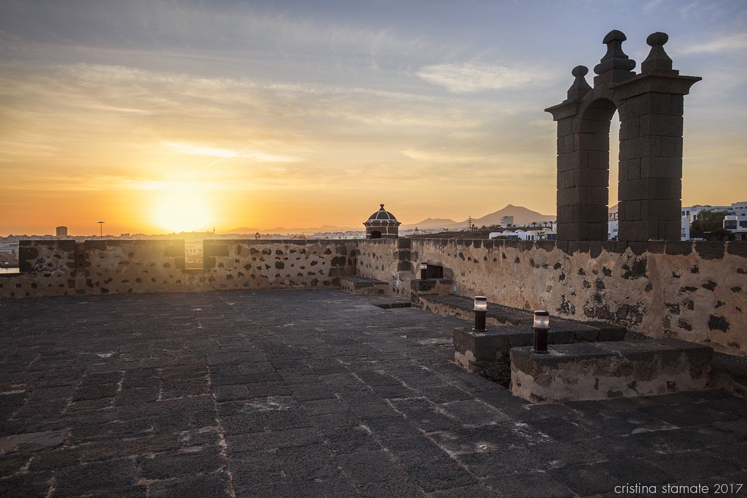 https://mdw-travel-data-us-east-1.s3.amazonaws.com/img/country/Spain/Castillo-de-San-Jose/img_03.jpg