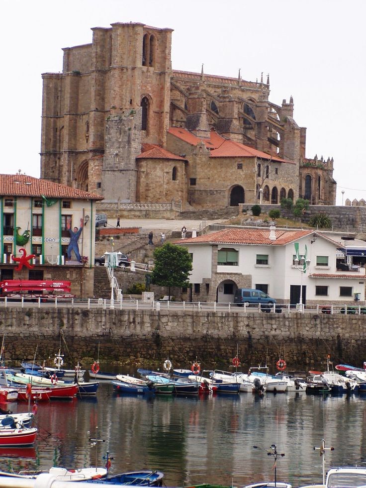 https://mdw-travel-data-us-east-1.s3.amazonaws.com/img/country/Spain/Castro-Urdiales-Old-Town/img_00.jpg