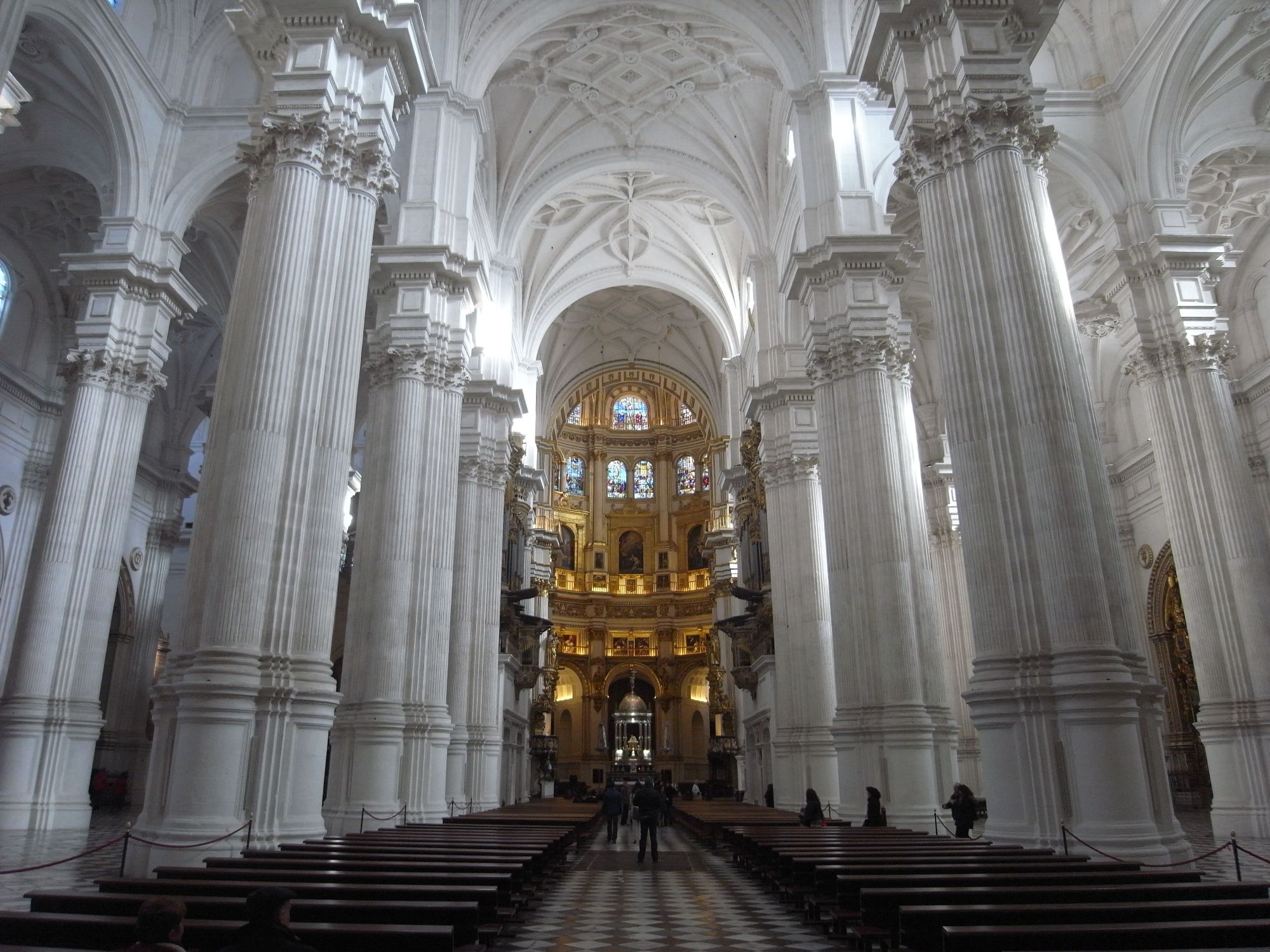 https://mdw-travel-data-us-east-1.s3.amazonaws.com/img/country/Spain/Cathedral-of-Granada/img_02.jpg
