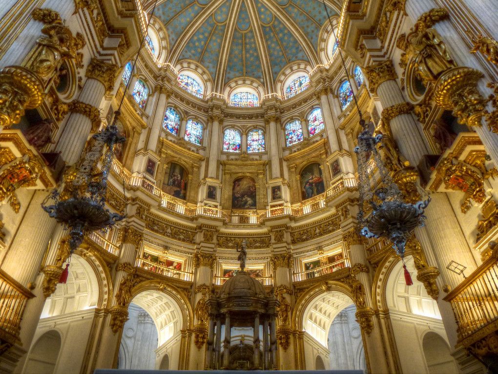 https://mdw-travel-data-us-east-1.s3.amazonaws.com/img/country/Spain/Cathedral-of-Granada/img_03.jpg