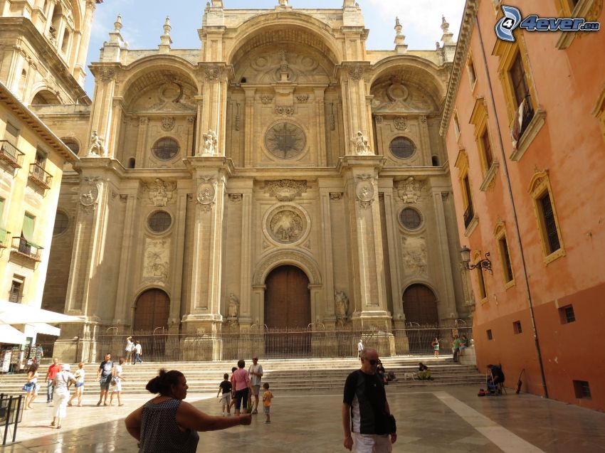 https://mdw-travel-data-us-east-1.s3.amazonaws.com/img/country/Spain/Cathedral-of-Granada/img_05.jpg