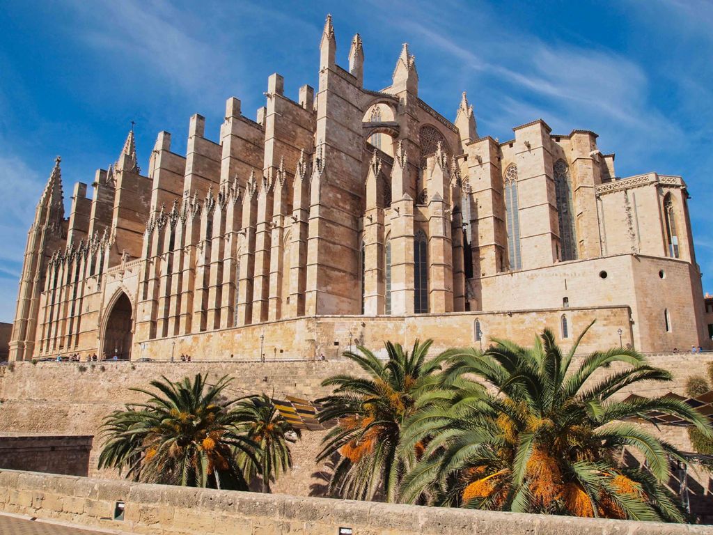 https://mdw-travel-data-us-east-1.s3.amazonaws.com/img/country/Spain/Cathedral-of-Santa-Maria-of-Palma/img_02.jpg