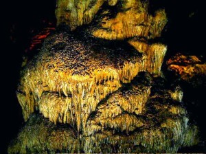 https://mdw-travel-data-us-east-1.s3.amazonaws.com/img/country/Spain/Caves-of-Nerja/img_03.jpg