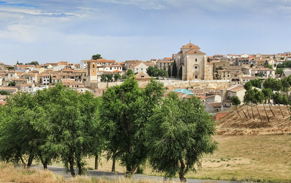 https://mdw-travel-data-us-east-1.s3.amazonaws.com/img/country/Spain/Chinchon/img_01.jpg