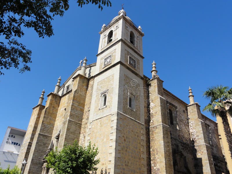 https://mdw-travel-data-us-east-1.s3.amazonaws.com/img/country/Spain/Church-of-San-Benito/img_05.jpg