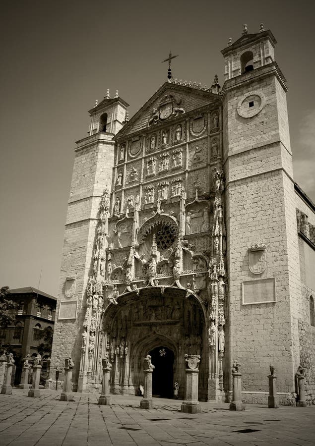 https://mdw-travel-data-us-east-1.s3.amazonaws.com/img/country/Spain/Church-of-San-Pablo/img_05.jpg