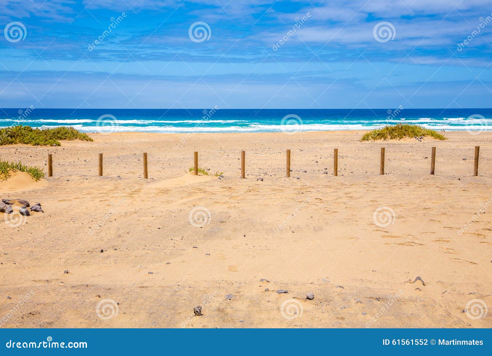 https://mdw-travel-data-us-east-1.s3.amazonaws.com/img/country/Spain/Cofete-Beach/img_03.jpg