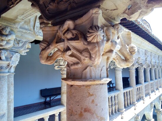 https://mdw-travel-data-us-east-1.s3.amazonaws.com/img/country/Spain/Convento-de-las-Duenas/img_01.jpg