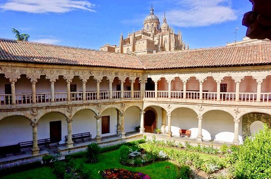 https://mdw-travel-data-us-east-1.s3.amazonaws.com/img/country/Spain/Convento-de-las-Duenas/img_05.jpg