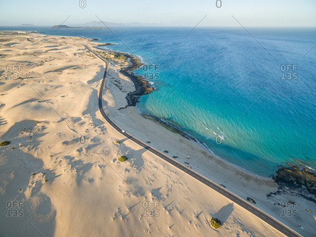 https://mdw-travel-data-us-east-1.s3.amazonaws.com/img/country/Spain/Corralejo-Dunes-Natural-Park/img_04.jpg