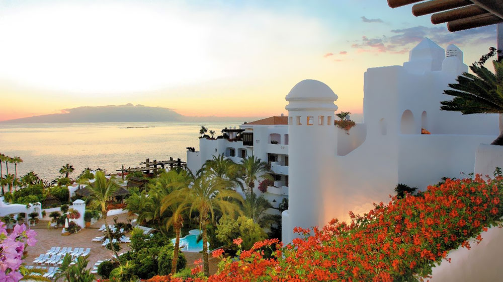 https://mdw-travel-data-us-east-1.s3.amazonaws.com/img/country/Spain/Costa-Adeje/img_03.jpg